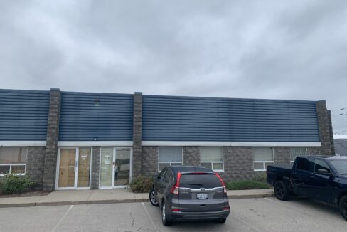 402 Harmony Rd, Ayr