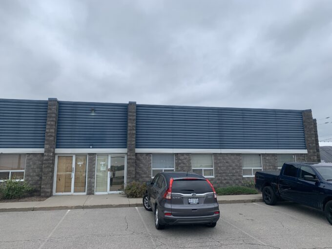 402 Harmony Rd, Ayr