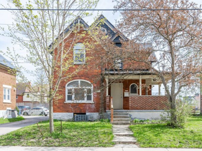 245 Wellington St N, Kitchener
