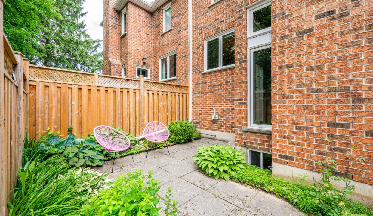 032-50 Allen Street West, Waterloo- unit 3-42