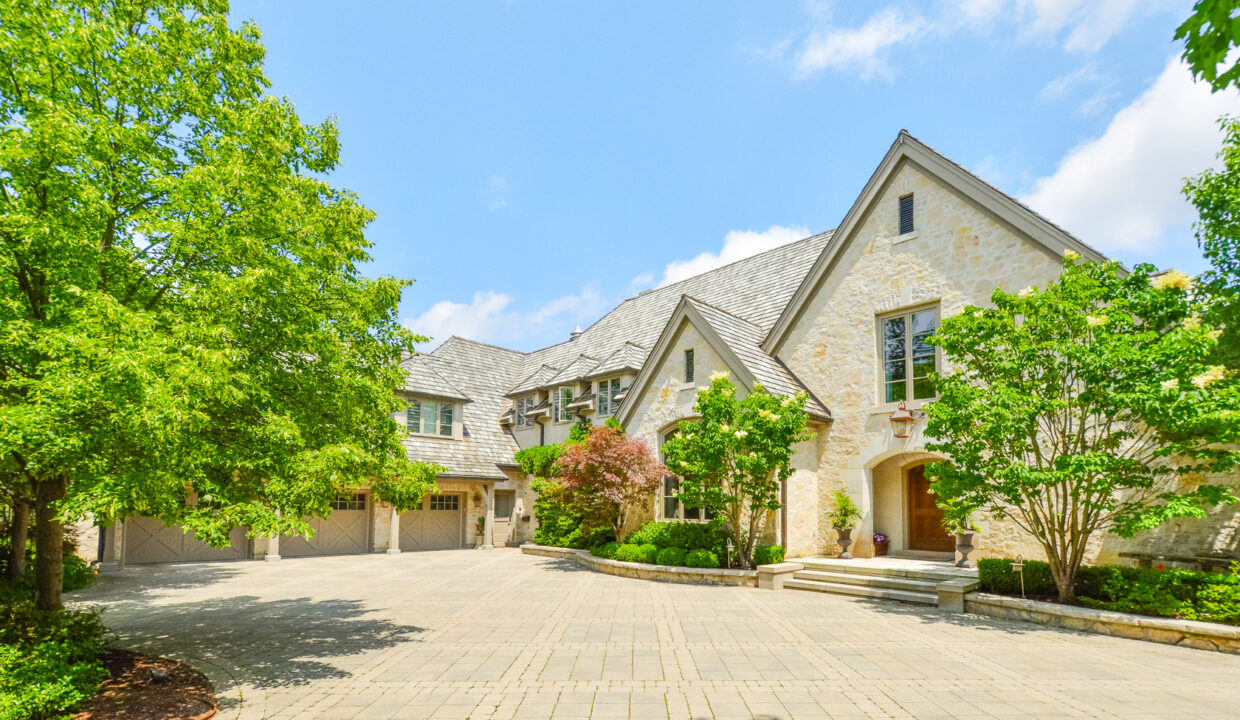 370 River Oak front adjusted