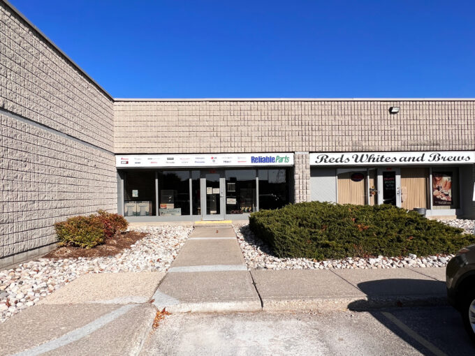 550 Parkside Dr, Waterloo B16