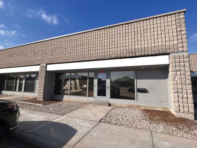 550 Parkside Dr, Waterloo B14-15