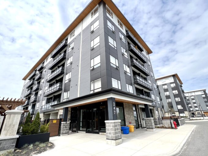 247 Northfield Dr, Waterloo Unit 211