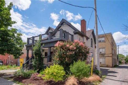 42 College St - 1