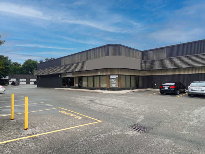 221-holiday-inn-drive