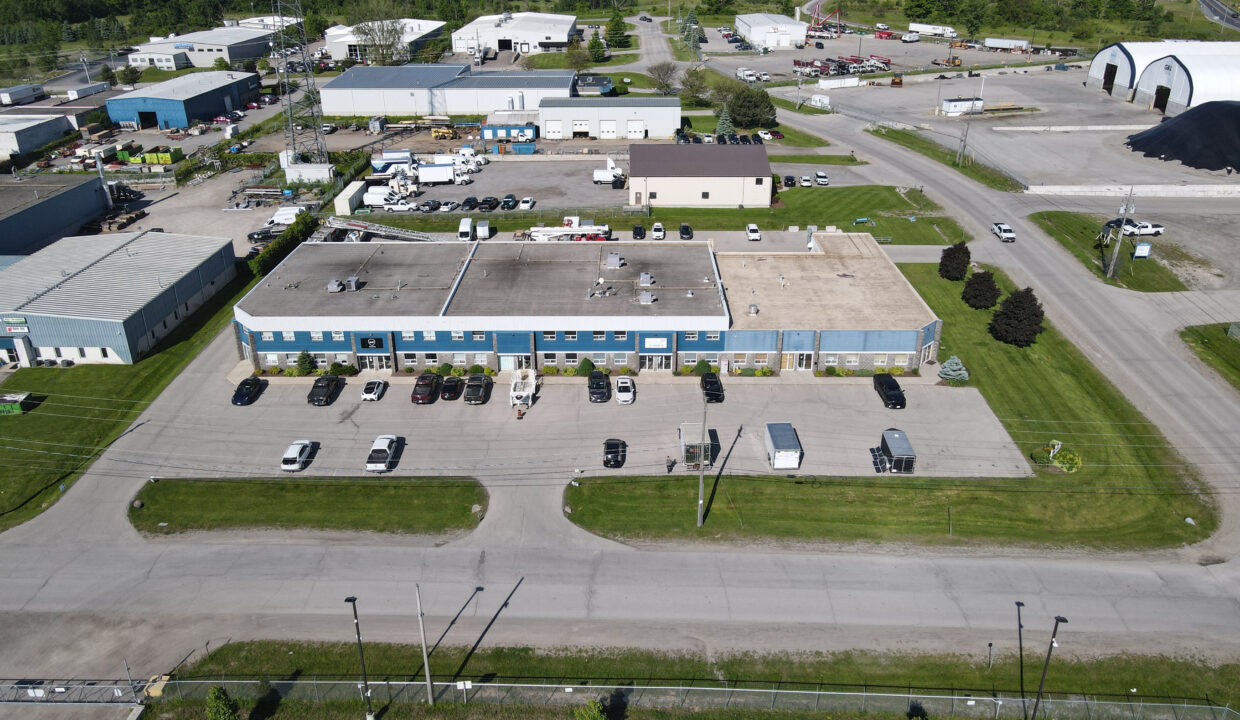 402 Harmony Rd, Ayr